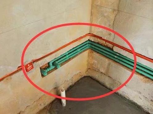 一旦发现工人在这几处偷工，立马叫停，让他赔钱走人