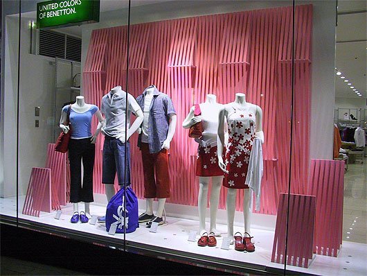国外商店橱窗设计2018专卖店陈列设计