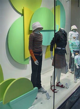 国外商店橱窗设计2018专卖店陈列设计