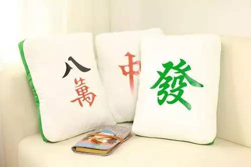 有哪些值得购买的创意抱枕？10款人见人爱的创意抱枕设计